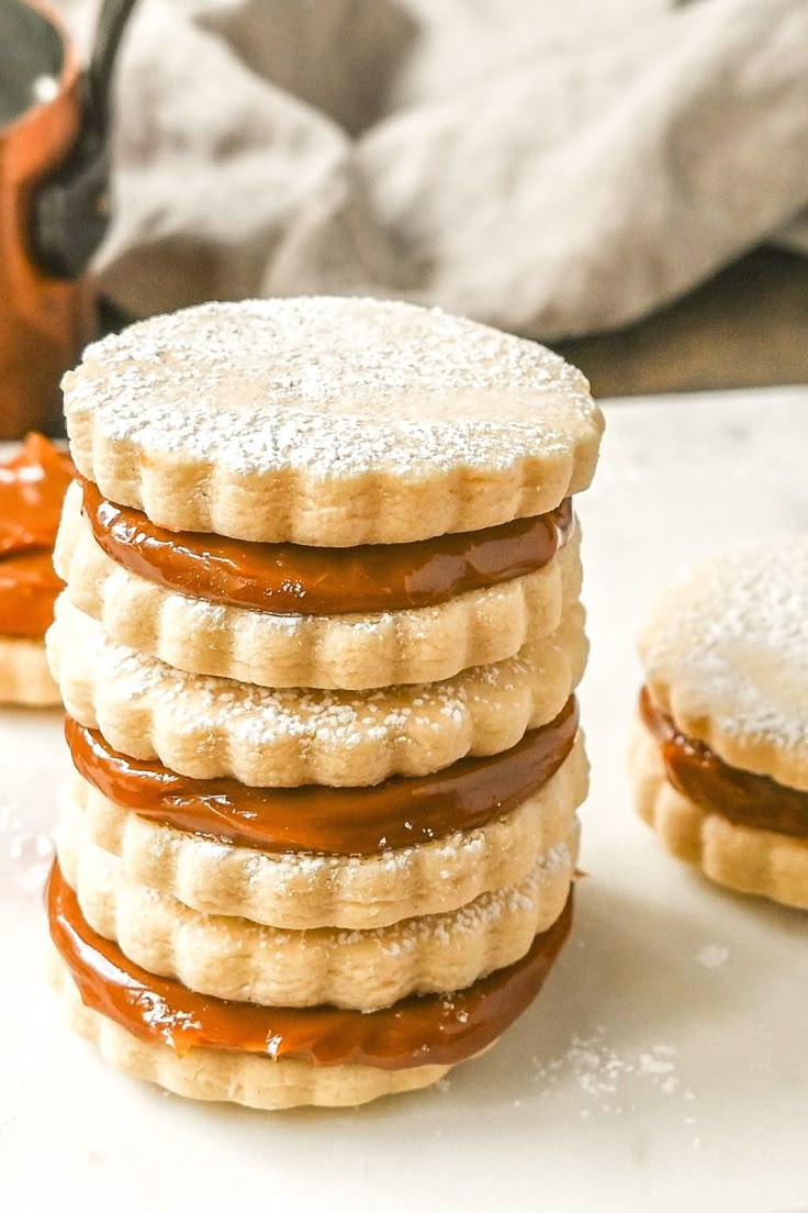 Mini alfajores 25 und or 100 und, dulce de leche