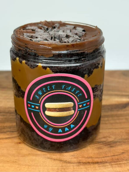 Chocolate cake jar w/ dulce de leche