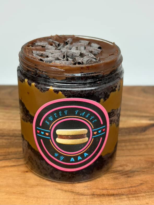 Chocolate cake jar w/ dulce de leche
